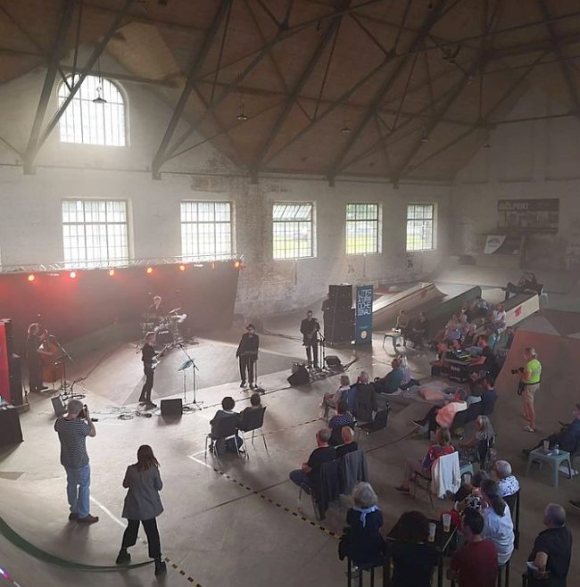 Singender__Tresen__1_c_FLArnold